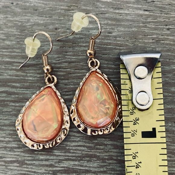 Gold Teardrop Pearlescent Jewel Peach Orange Earrings - Picture 3 of 3